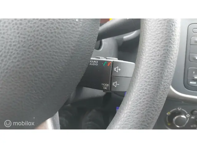 Dacia Logan MCV 0.9 TCe Lauréate 2014 Benzine 18