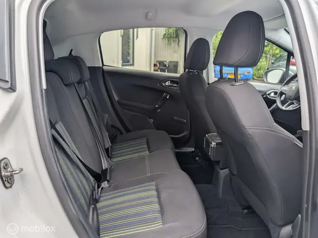 Peugeot 208 1.2 PureTech Urban Soul 2015 Benzine 10