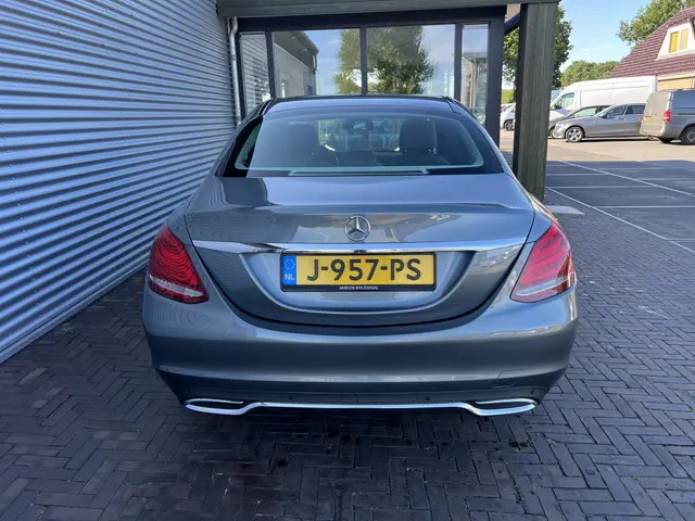 Mercedes-Benz C-Klasse 180 Premium Plus 2018 Benzine 10