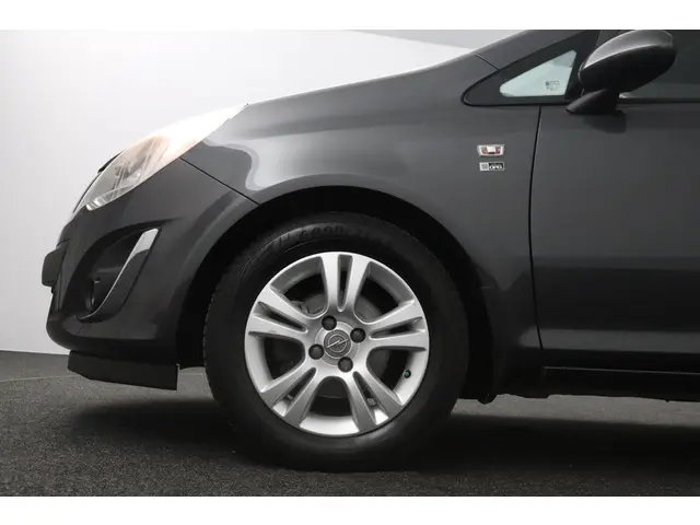 Opel Corsa 1.2-16V Anniversary Edition 2012 Benzine 27