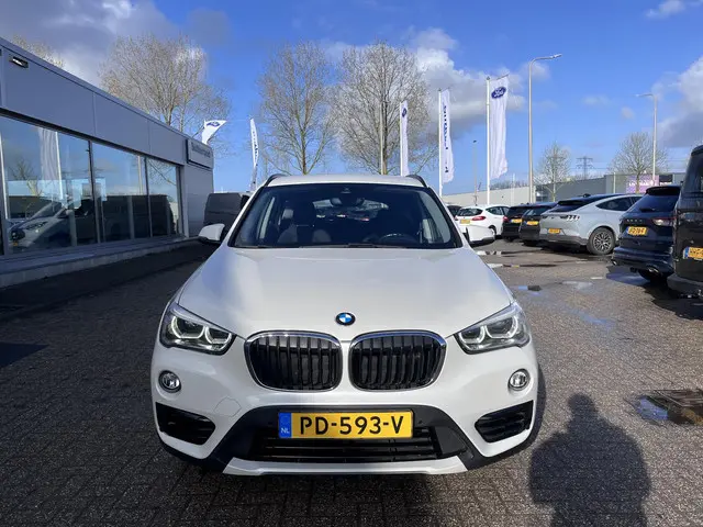 BMW X1 sDrive20i Executive 2017 Benzine 2
