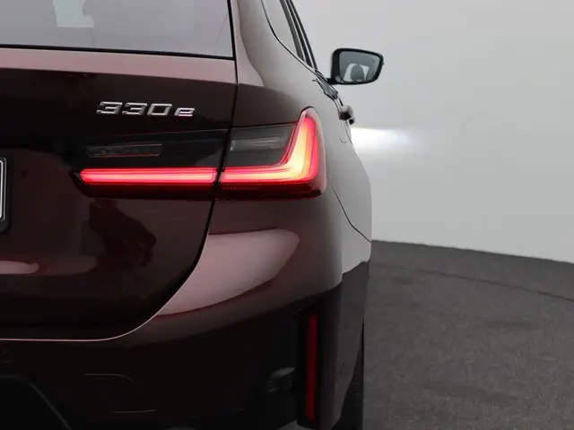 BMW 3 Serie Touring 330e 2025 Hybride Benzine 17