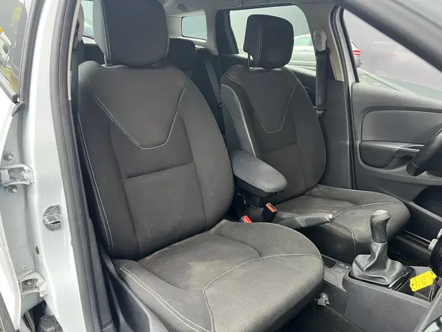 Renault Clio Estate 0.9 TCe Expression 2016 Benzine 19