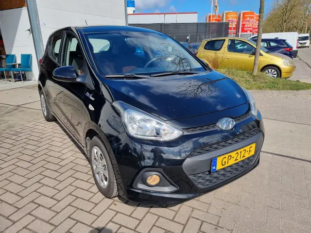 Hyundai i10 1.0i i-Motion Comfort 2015 Benzine 6
