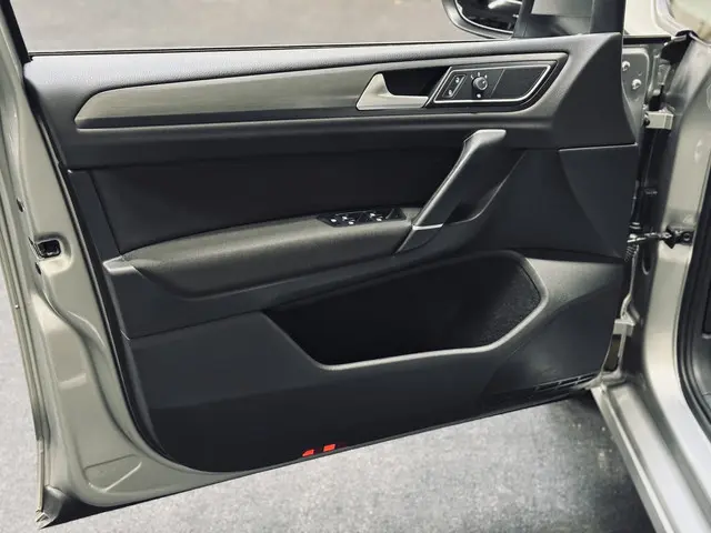 Volkswagen Golf Sportsvan 1.5 TSI ACT DSG 2018 Benzine 12