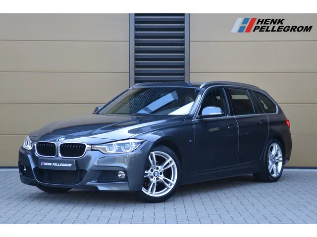 BMW 3 Serie Touring 320i High Executive 2017 Benzine