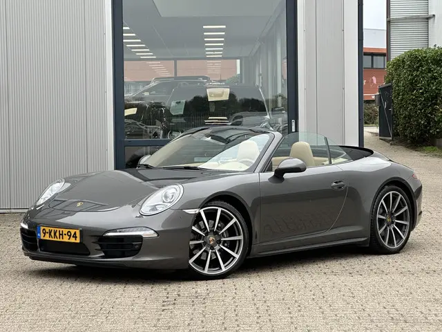 Porsche 911 Cabrio 3.4 Carrera 4 2013 Benzine 18