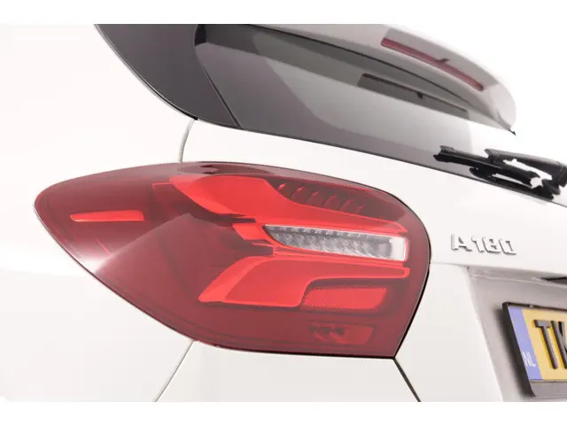 Mercedes-Benz A-Klasse 180 Ambition 2018 Benzine 30