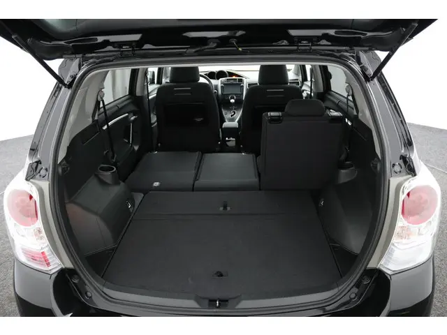 Toyota Verso 1.8 VVT-i SkyView Edition 2018 Benzine 24