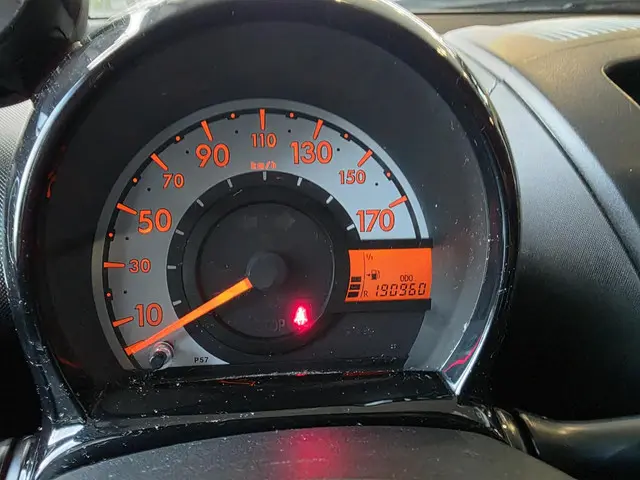 Peugeot 107 1.0 Envy 2013 Benzine 11