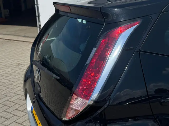 Toyota Aygo 1.0 VVT-i x-play 2017 Benzine 23