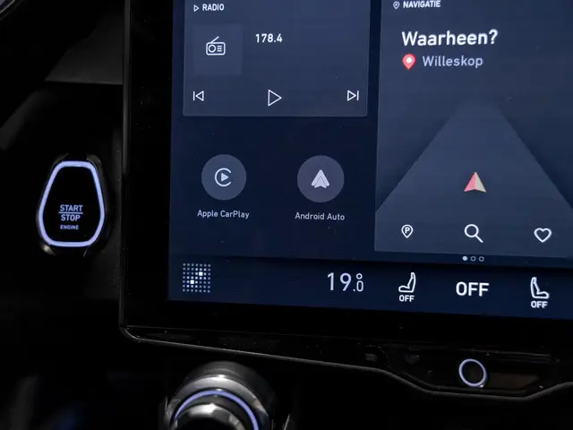 Lynk & Co 01 1.5 / 261pk / Blackstyle 2022 Hybride Benzine 35