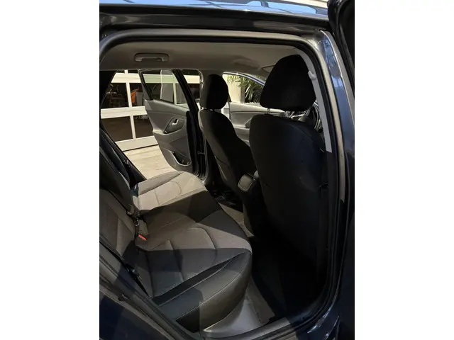 Hyundai i30 Wagon 1.5 T-GDi MHEV Premium 2024 Benzine 7