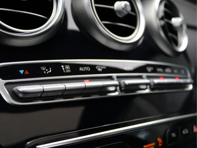 Mercedes-Benz C-Klasse 180 AMG-line 2019 Benzine 59