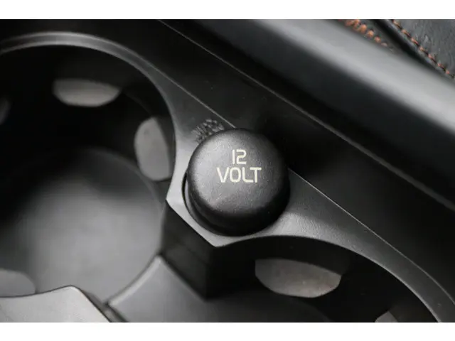 Volvo V40 Cross Country 1.6 T4 Summum 2014 Benzine 50