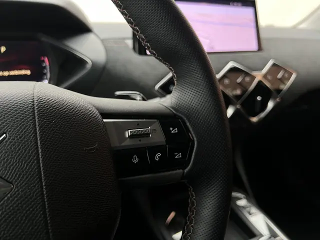 DS DS 3 PureTech 130 EAT8 Performance Line 2024 Benzine 12
