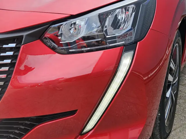 Peugeot 208 1.2 PureTech Allure Pack 2023 Benzine 6