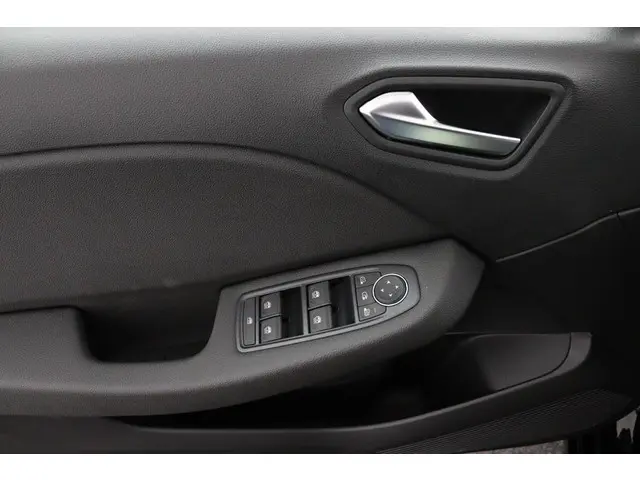 Mitsubishi Colt 1.0T MT First Edition 2024 Benzine 21