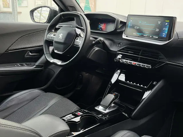 Peugeot e-2008 EV GT 50 kWh 2021 Elektrisch 29