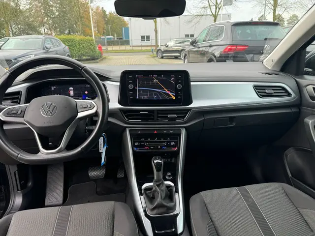Volkswagen T-Roc 1.5 TSI Style 2022 Benzine 16