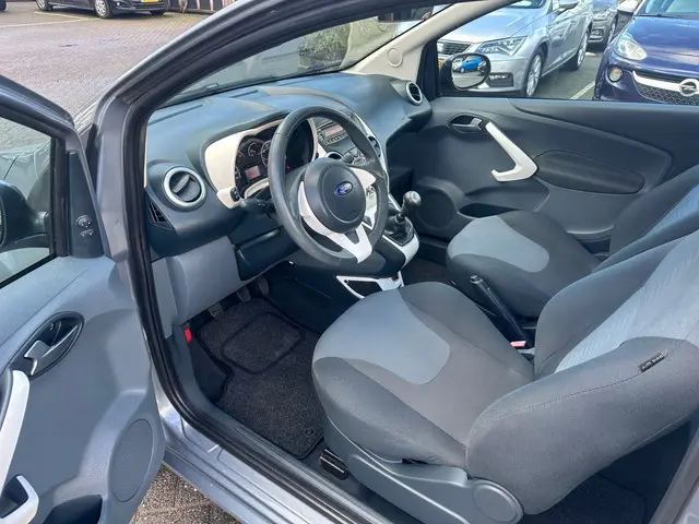 Ford Ka 1.2 Style start/stop , airco , 110.000 km 2014 Benzine 6