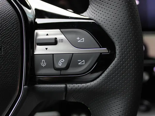 Peugeot 308 SW HYBRID 145 GT 2025 Hybride Benzine 28