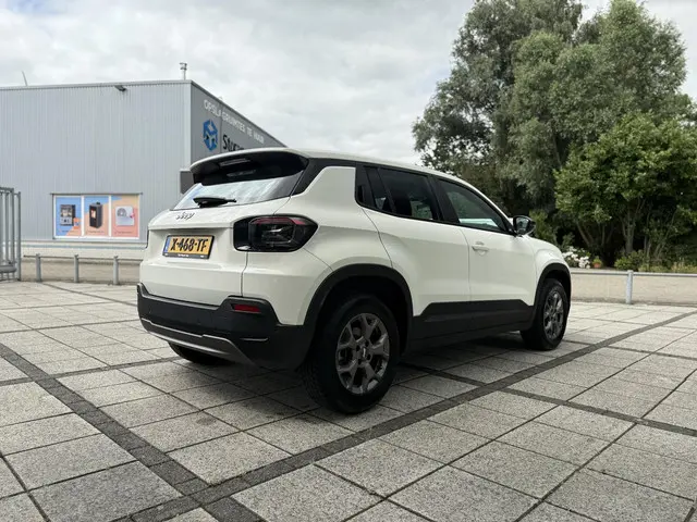 Jeep Avenger Longitude 54 kWh Aut. 2024 Elektrisch 6