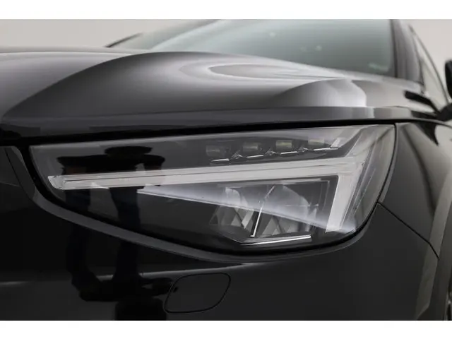 Volvo XC40 T4 Recharge Core 2023 Hybride Benzine 29