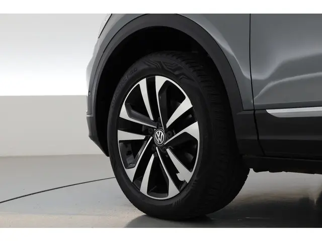 Volkswagen T-Roc 1.5 TSI 150 PK Sport (DSG) 2019 Benzine 35