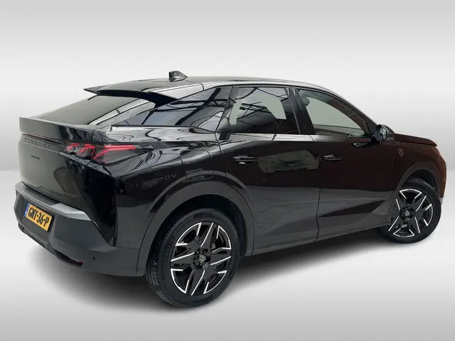 Peugeot 3008 Hybrid 136 GT 2024 Hybride Benzine 2