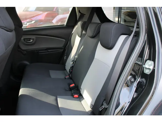 Toyota Yaris 1.5 Hybrid Dynamic 2019 Hybride Benzine 26