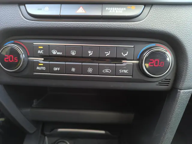 Kia Ceed 1.0 T-GDi DynamicLine 2023 Benzine 16