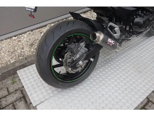 Kawasaki Z800 ABS 2016 Benzine 10