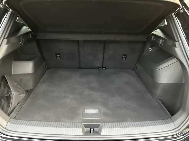 Volkswagen Tiguan 2.0 TDI R-Line Business+ 2024 Diesel 11