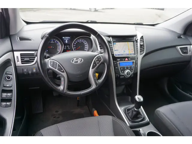 Hyundai i30 1.6 GDI i-Motion Plus 2015 Benzine 10