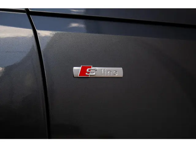 Audi A4 Avant 45 TFSI quattro edition one 2020 Benzine 4