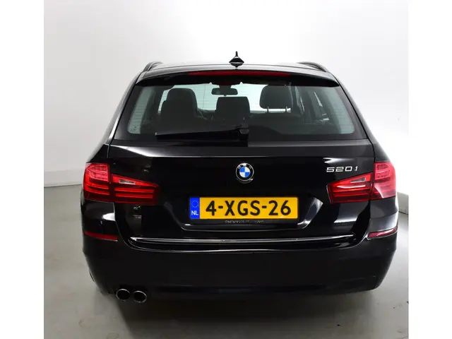 BMW 5 Serie Touring 520i Luxury Edition 2013 Benzine 16
