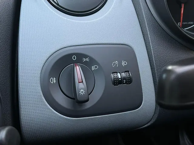 SEAT Ibiza 1.4 Style Prachtige auto 2012 Benzine 16