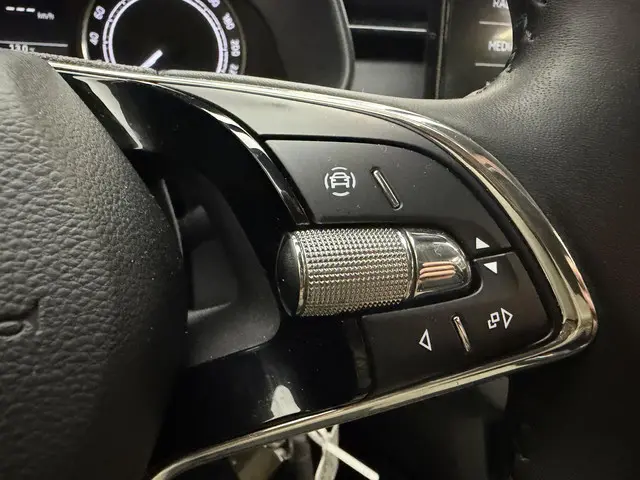 Škoda Kamiq 1.0 TSI Ambition 2023 Benzine 24