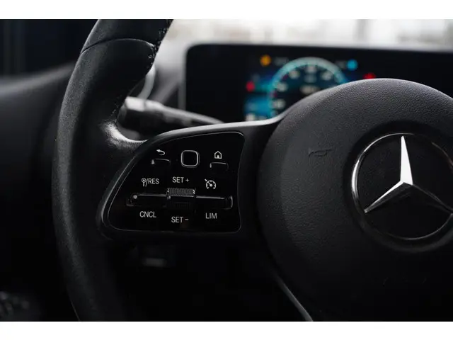 Mercedes-Benz B-Klasse 180d Style 2019 Diesel 29