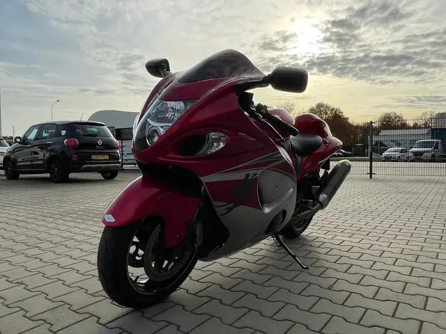 Suzuki GSX Sport R 1300 Hayabusa 2017 Benzine 4