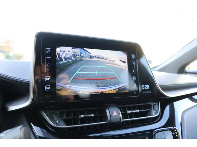 Toyota C-HR 1.8 Hybrid Dynamic 2018 Hybride Benzine 17