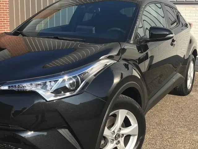 Toyota C-HR 3