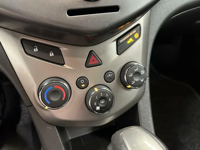 Chevrolet Aveo 1.4 LT S/S AUTOMAAT 2012 Benzine 24