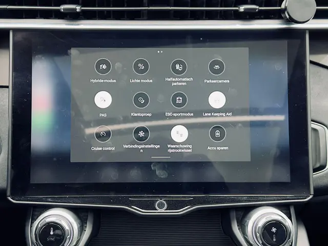 Lynk & Co 01 1.5 2023 Hybride Benzine 13