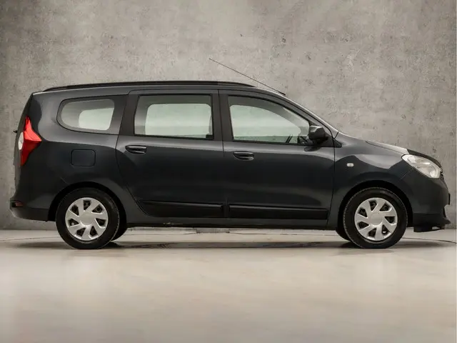 Dacia Lodgy 1.2 TCe Lauréate Sport 2013 Benzine 4