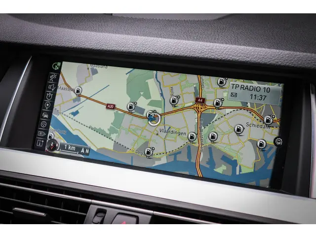 BMW 5 Serie 528i Luxury Edition 2015 Benzine 11