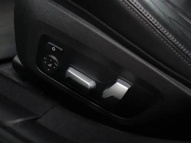 BMW M3 3-serie Sedan Competition 2021 Benzine 16