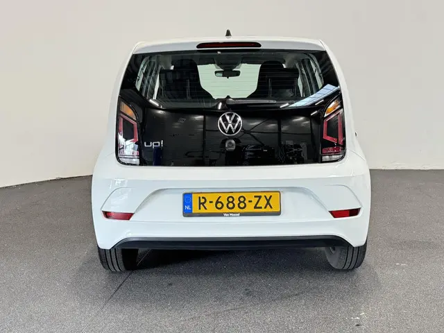 Volkswagen up! 1.0 2022 Benzine 6