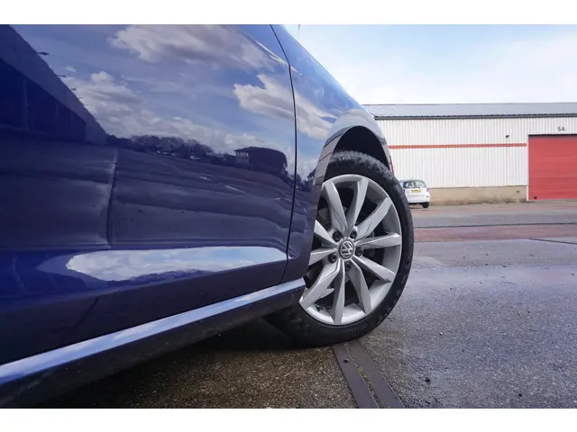 Volkswagen Golf 1.0 TSI Highline 2018 Benzine 24